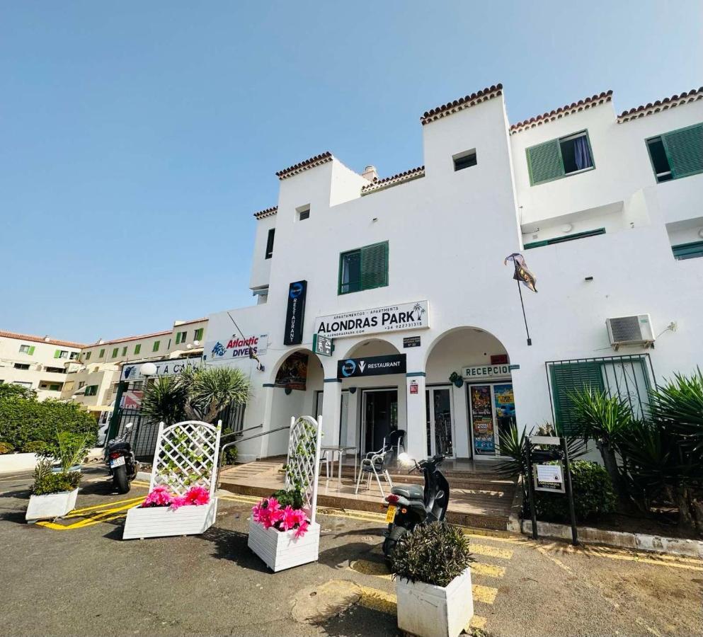Alondras Park Mialsoma Apartment Arona  Eksteriør billede